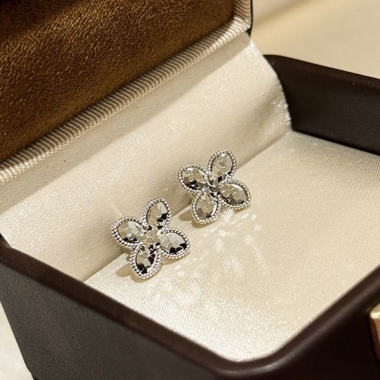 Van Cleef & Arpels VCA Silver Clover Earrings Vintage Craft Design