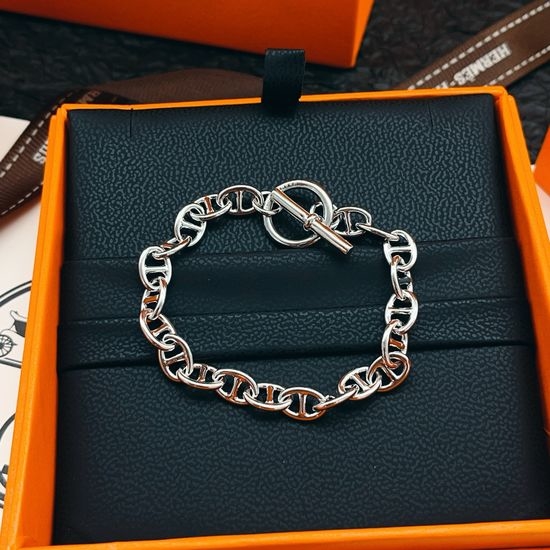 Hermes Polished Pig Nose Shape Bracelet