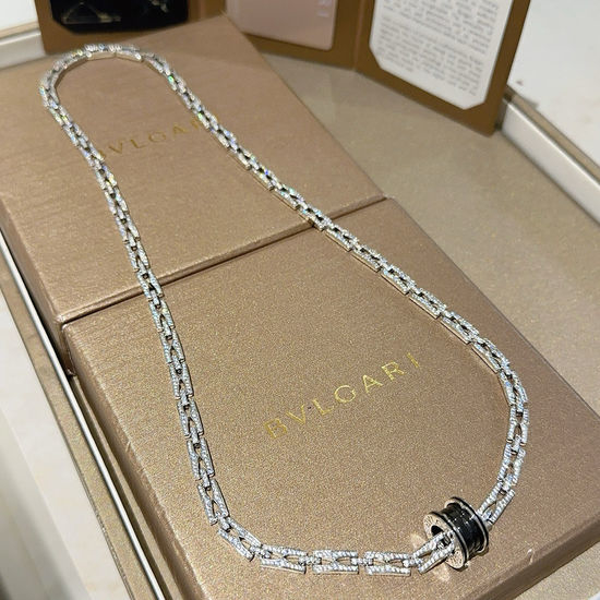 Bvlgari Diamond Inlaid Necklace Elegant Accessory