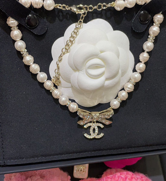 Chanel Bowknot Pearl Elegant Necklace