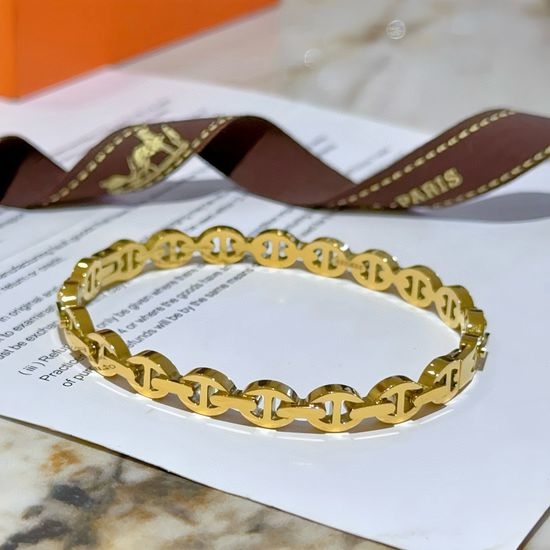 Hermes Classic Exquisitely Crafted Bangle