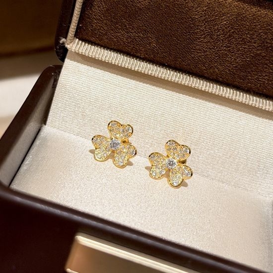 Van Cleef & Arpels VCA Clover Full Diamond Stud Earrings