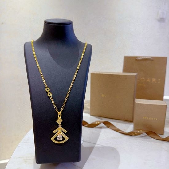 Bvlgari Simple Elegant Pendant Necklace