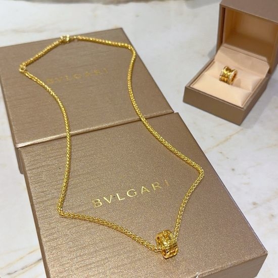 Bvlgari Classic Stylish Pendant Necklace