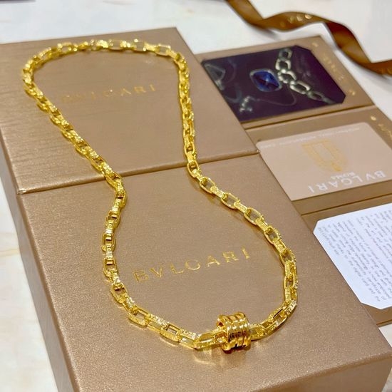 Bvlgari Elegant Classic Inlaid Necklace