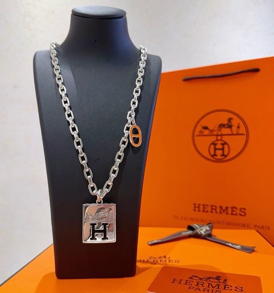 Hermes Classic Pig Nose Shape Pendant Necklace