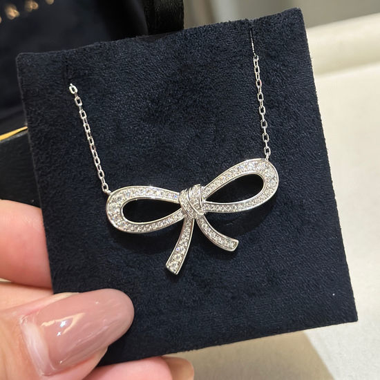 Graff Large Bow Short Clavicle Necklace