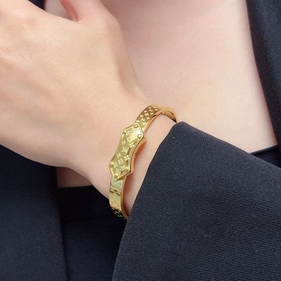 Louis Vuitton LV Engraved Shield Buckle Narrow Bracelet