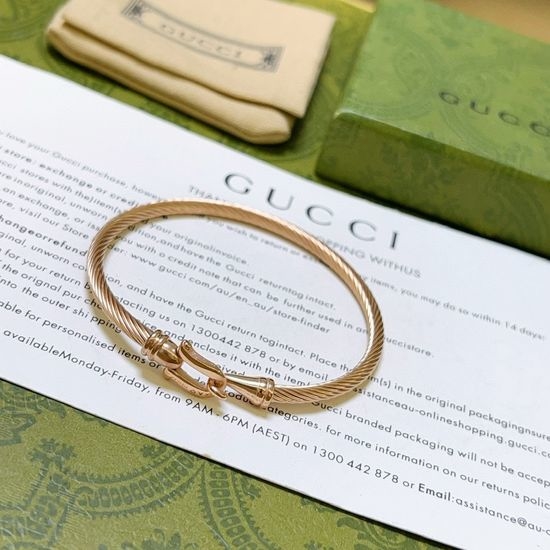 Gucci Vintage Silver Bangle Retro Craftsmanship