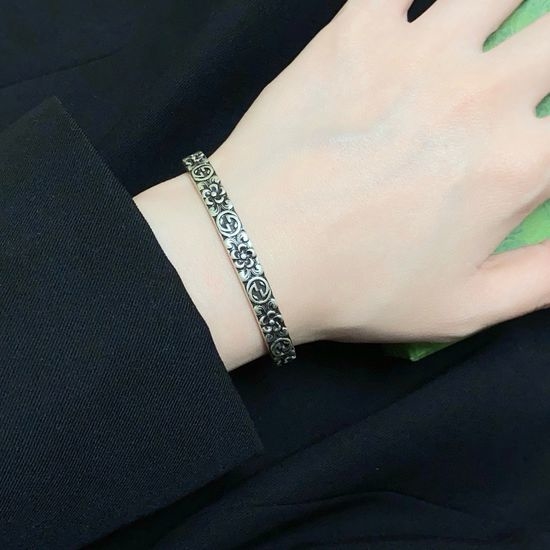 Gucci Vintage Double Letter Carved Bangle Jewelry