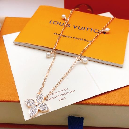 Louis Vuitton LV Rose Gold Pearl Quilted Pendant Necklace