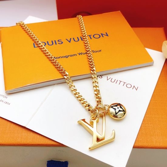 Louis Vuitton LV Sleek Polished Pendant Necklace