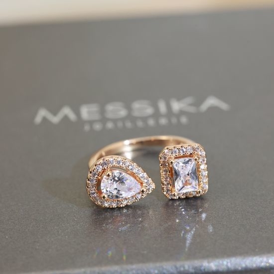 Messika Delicate Crafted Band Ring