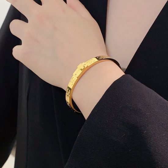 Chanel Diamond Inlaid Bangle Fine Workmanship