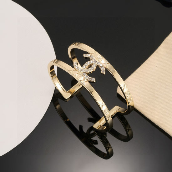Chanel Bracelet Inlaid Pearl Zircon Elegant Fashion