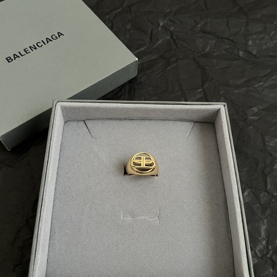 Givenchy Simple Textured Decorative Ring