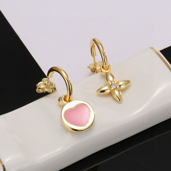 Louis Vuitton LV Asymmetric Heart Clover Stud Earrings Versatile