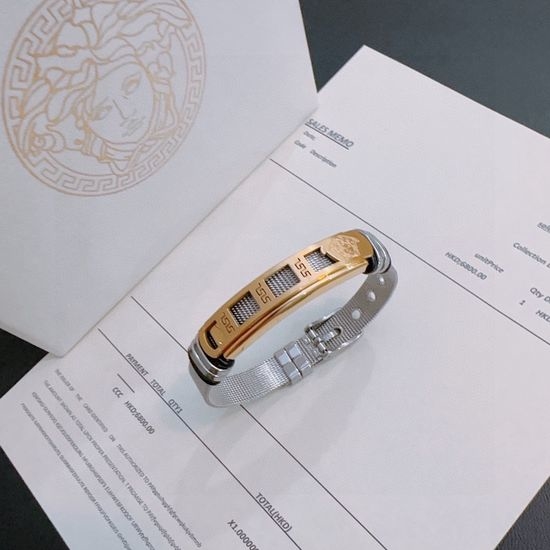Versace Delicate Diamond Inlaid Bracelet High Quality