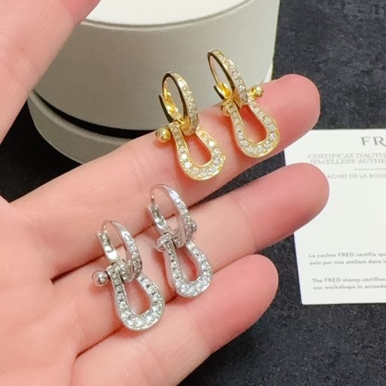 Fred Horseshoe Buckle Stud Earrings Versatile