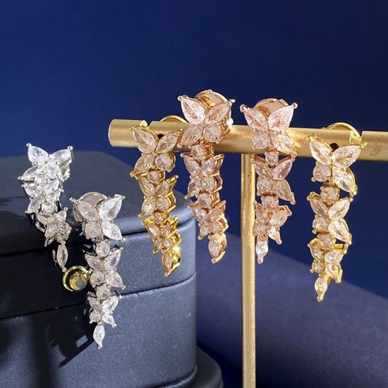 Tiffany & Co. Tassel Long Horse Eye Diamond Flower Earrings
