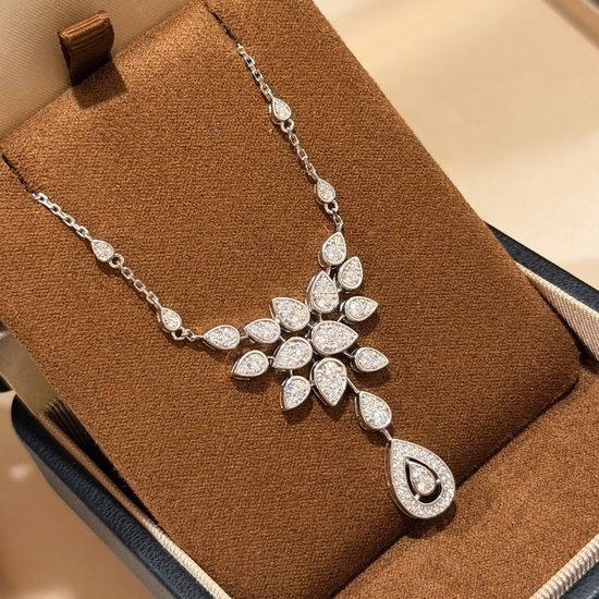 Chaumet Teardrop Cubic Zirconia Silver Necklace