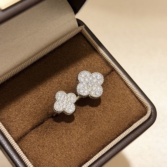 Van Cleef & Arpels VCA Diamond Clover Adjustable Ring