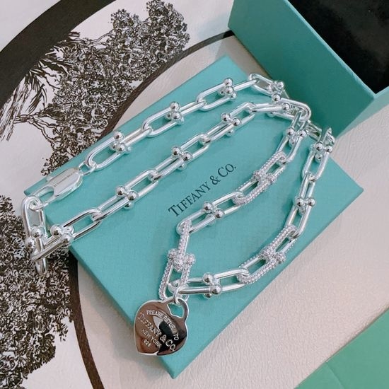 Tiffany & Co. Vintage Style Retro Necklace