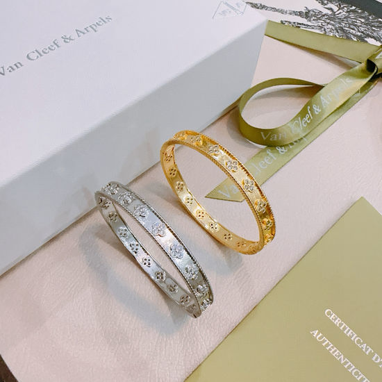 Van Cleef & Arpels VCA Clover Bracelet Fashion Daily Wear Accessory