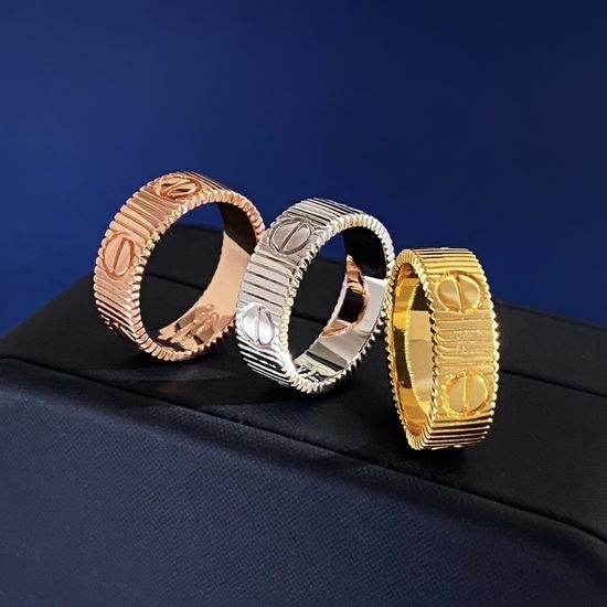 Cartier Smooth Engraved Screw Pattern Ring