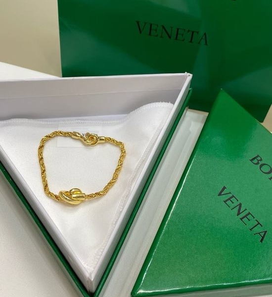 Bottega Veneta BV Minimalist Twisted Chain Bracelet