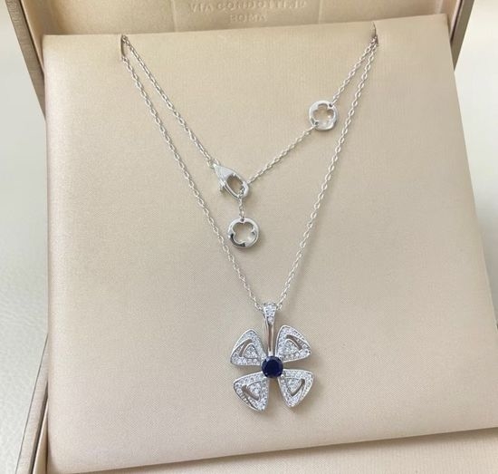 Bvlgari Blooming Flower Pendant Necklace Elegant Style