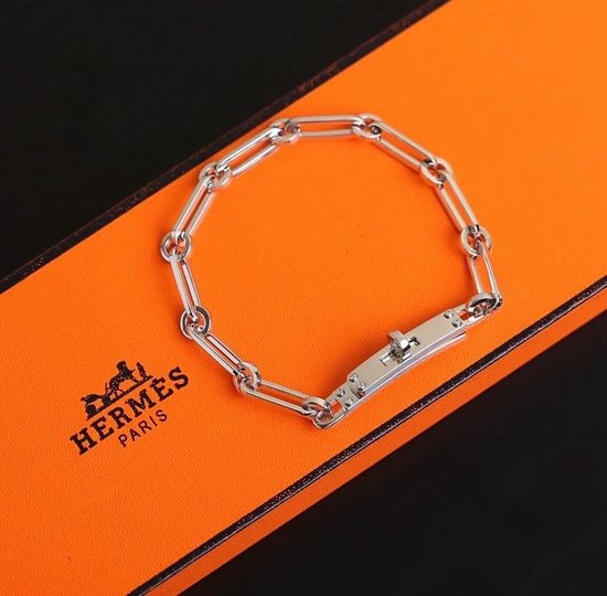 Hermes Exquisitely Crafted Bracelet Gold Plated Accessory