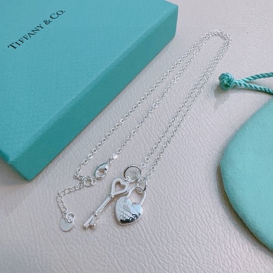 Tiffany & Co. Retro Vintage Style Necklace