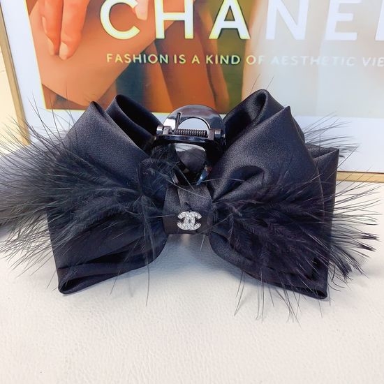 Chanel Chic Bow Feather Hair Clip