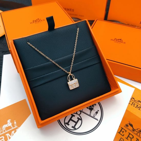 Hermes Pink Rhinestone Pendant Necklace Classic Jewelry