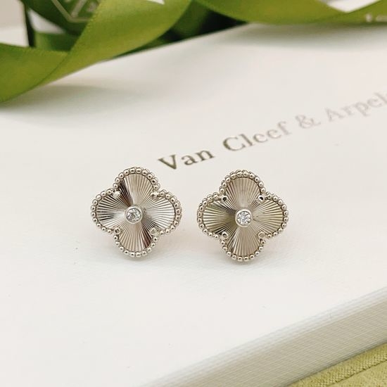 Van Cleef & Arpels VCA Laser Clover Single Diamond Stud Earrings