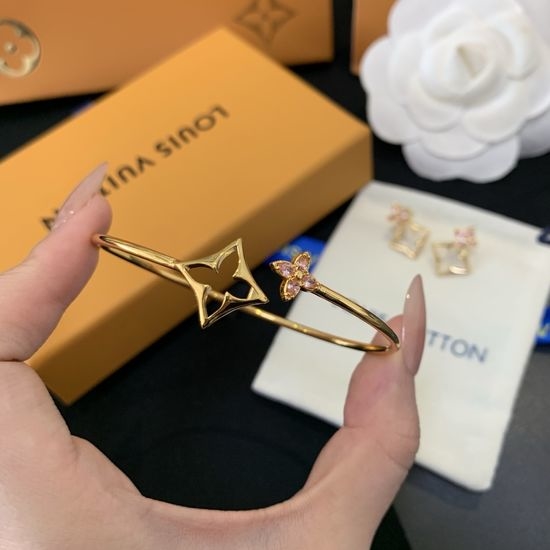 Louis Vuitton LV Pink Diamond Flower Gold Slim Bangle