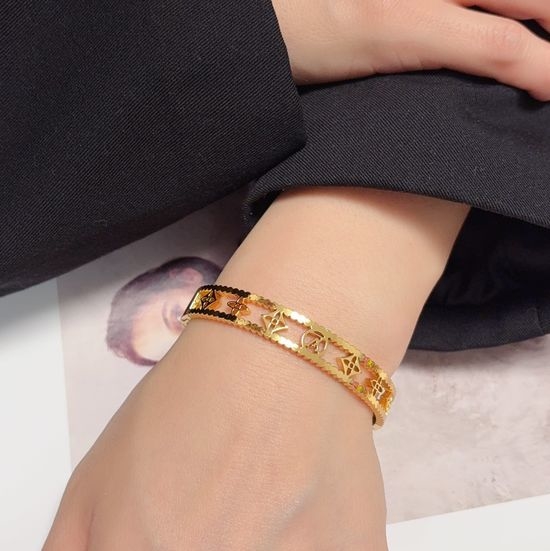 Louis Vuitton LV Clover Hollow Bracelet Vintage Stylish Jewelry