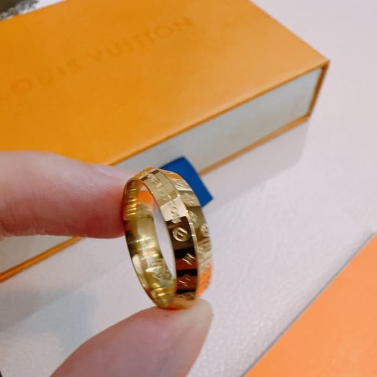 Louis Vuitton LV Vintage Classic Pattern Fashion Ring