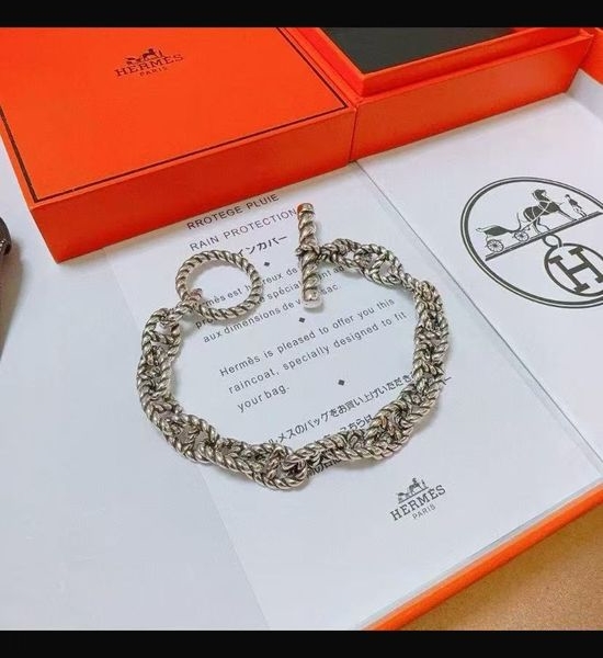 Hermes Delicate Thick Gold Bracelet Fine Craftsmanship