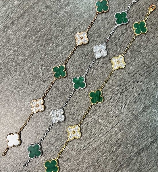 Van Cleef & Arpels VCA Malachite Diamond Clover Bracelet