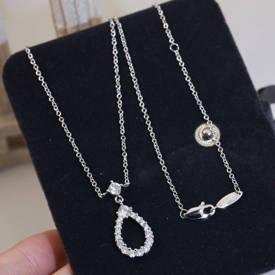 Harry Winston Water Drop Shape Pendant Necklace
