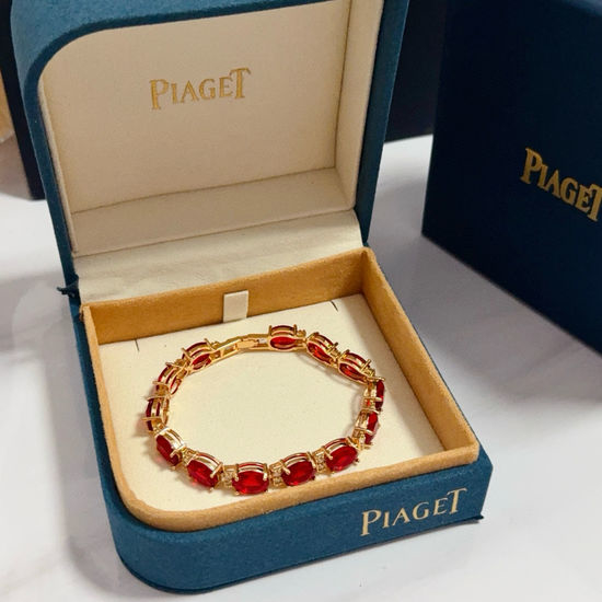 Piaget Red Diamond Inlaid Bracelet Exquisite Craft