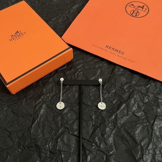 Hermes Exquisite Noble Stud Earrings