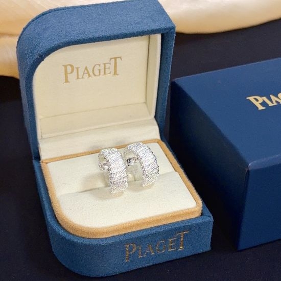 Piaget Luxury Diamond-Encrusted Earrings