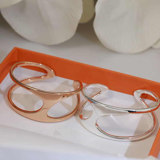 Hermes Simple Elegant Solid Bracelet
