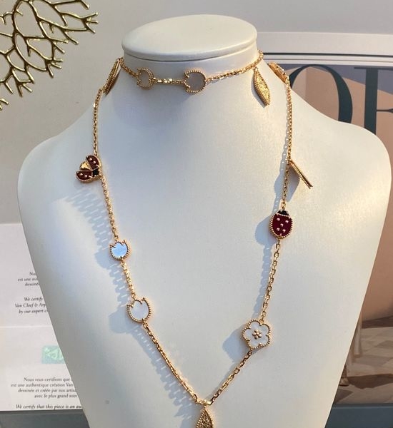 Van Cleef & Arpels VCA Flower Ladybug Pattern Pendant Necklace