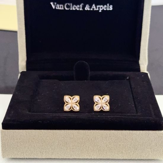 Van Cleef & Arpels VCA Lucky Clover Diamond Inlay Elegant Earrings