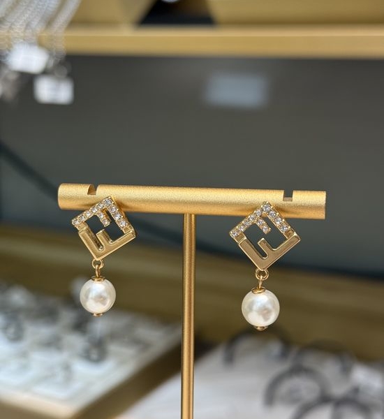 Fendi Pearl Drop Earrings Elegant Diamond Decor