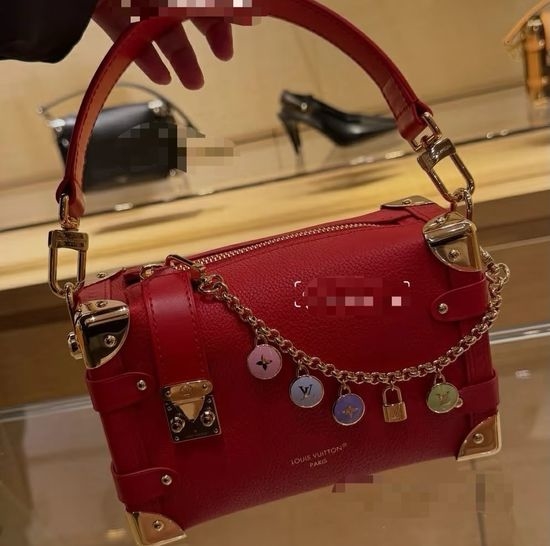 Louis Vuitton LV Shiny Metal Bag Chain Pendant